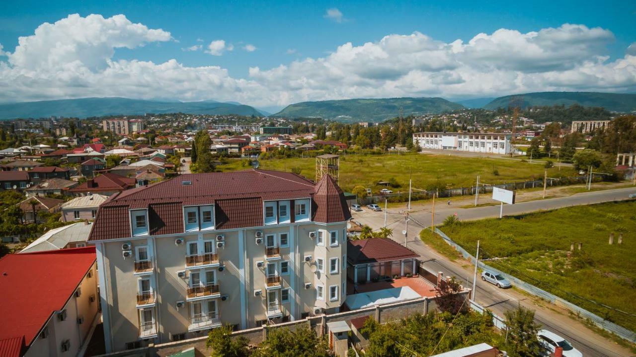 Hotel Samson Szuhumi Kültér fotó